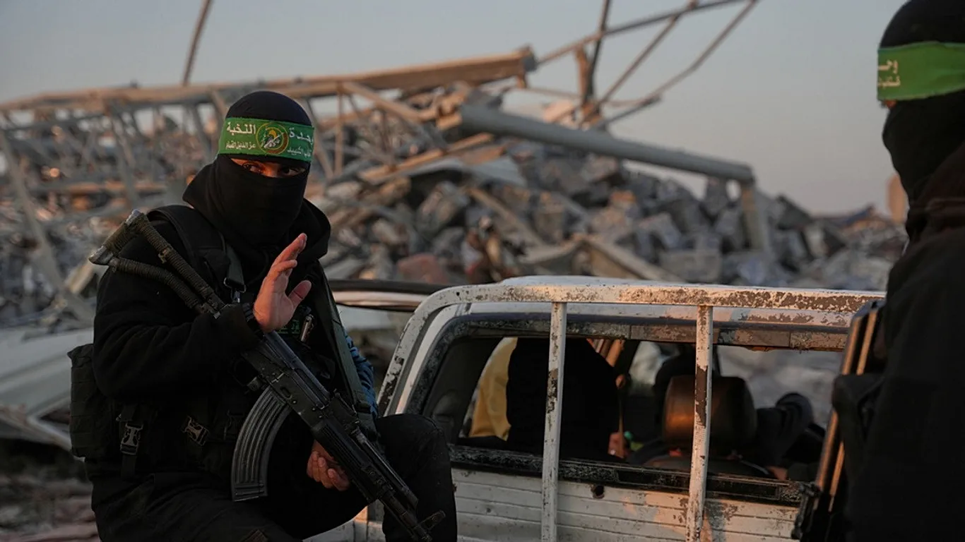 حراك فلسطيني متسارع في غزة والقاهرة: تفاهمات أولية بين «فتح» و«حماس» وسط ضغوط لإنهاء الحرب